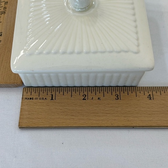 Wedgewood Trinket Box, Discontinued Edme Pattern, Cream China - Picture 3 of 10